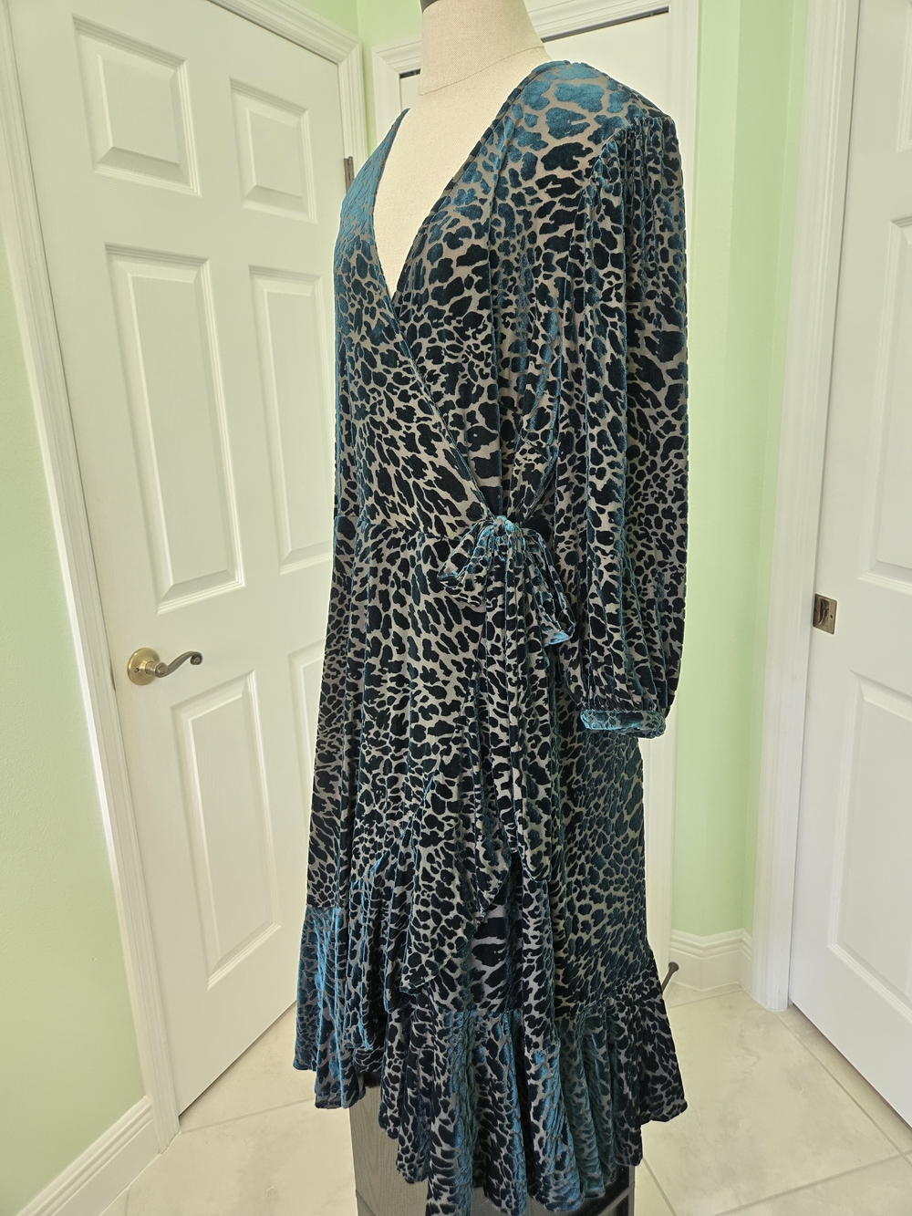 Calvin Klein Velvet Teal Burnout Green Leopard Animal Print Wrap Dress 18